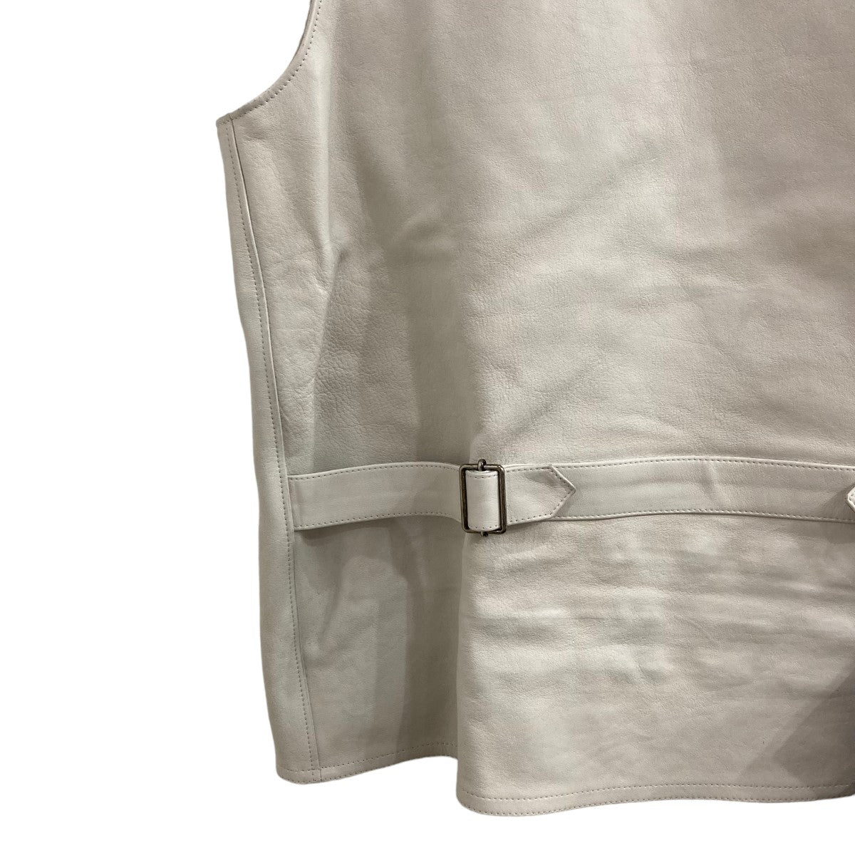 PRADA 23SSベルテッドレザープルオーバーベストUPC194 の古着・中古アイテム