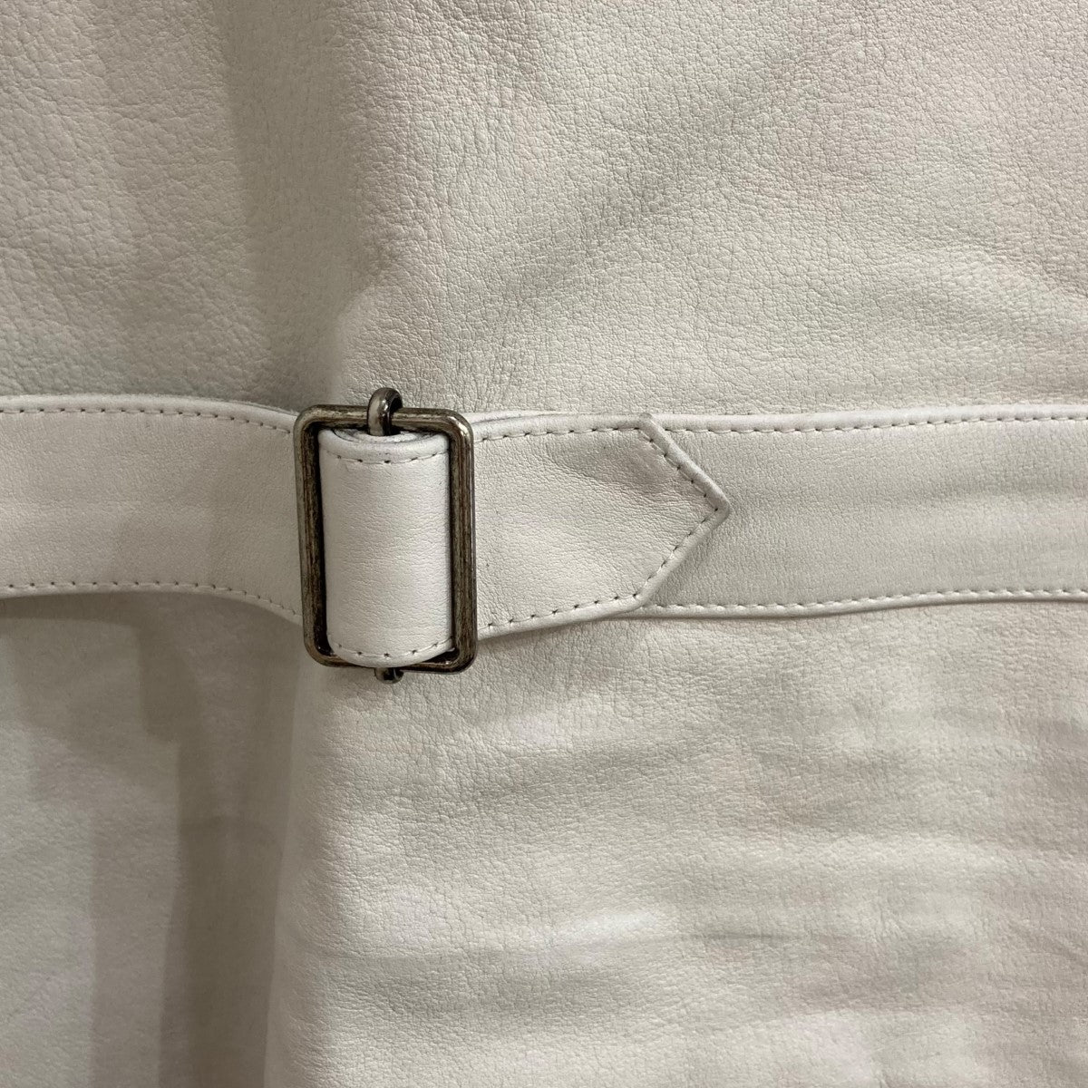 PRADA 23SSベルテッドレザープルオーバーベストUPC194 の古着・中古アイテム