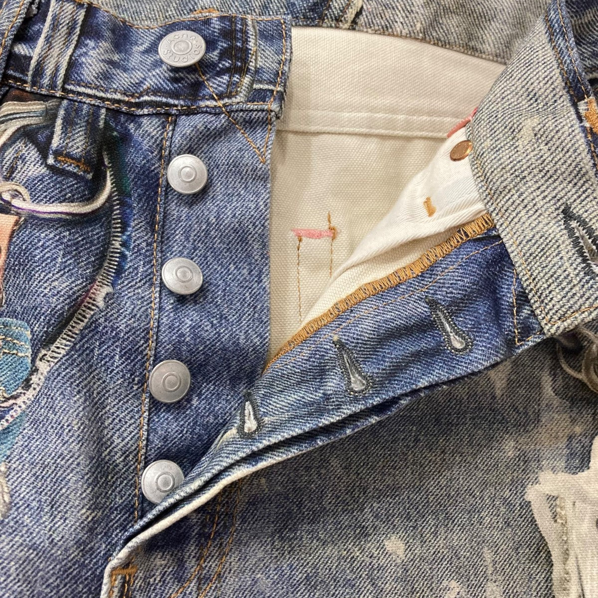 アクネストゥディオズのトロンプルイユ チェーングラフィックオーバーデニムパンツ FN-MN-TROU001020です。 ACNE STUDIOS ボトムス 古着・中古アイテム