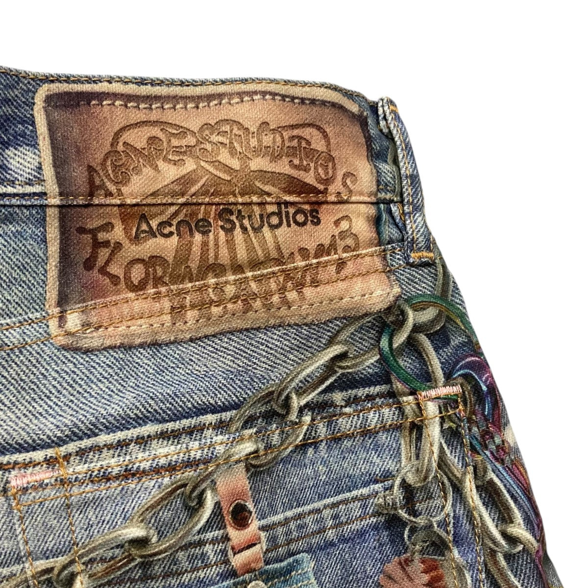 アクネストゥディオズのトロンプルイユ チェーングラフィックオーバーデニムパンツ FN-MN-TROU001020です。 ACNE STUDIOS ボトムス 古着・中古アイテム