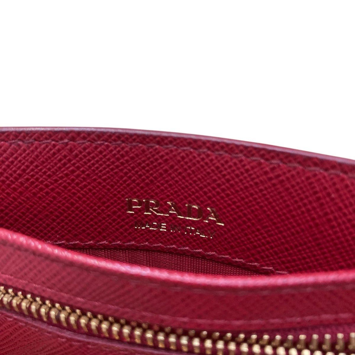 希少美品　プラダ　iPad用ケース　レッド　レザー　サフィアーノ　箱付 2025年最新】プラダ PRADA iPadケースの人気アイテム - メルカリ
