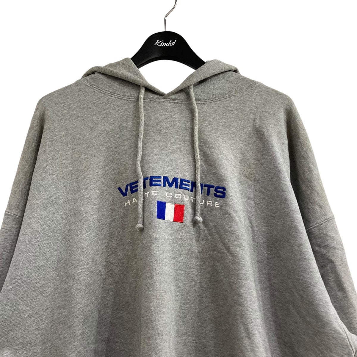 VETEMENTS(ヴェトモン) プルオーバーパーカーUE52TR450G UE52TR450G ライトグレー サイズ  S｜【公式】カインドオルオンライン ブランド古着・中古通販【kindal】