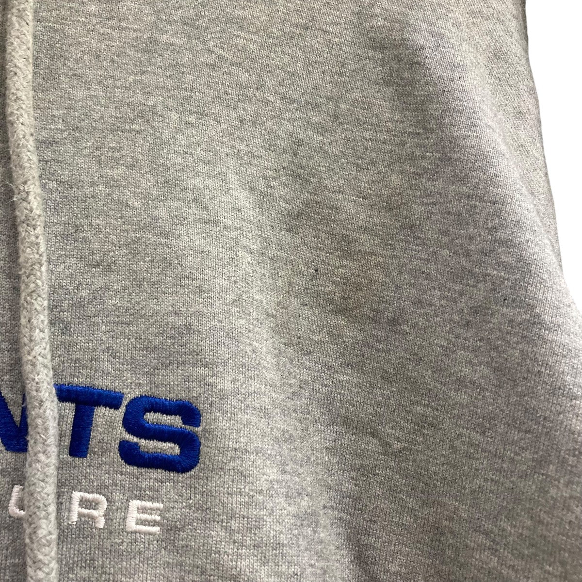 VETEMENTS(ヴェトモン) プルオーバーパーカーUE52TR450G