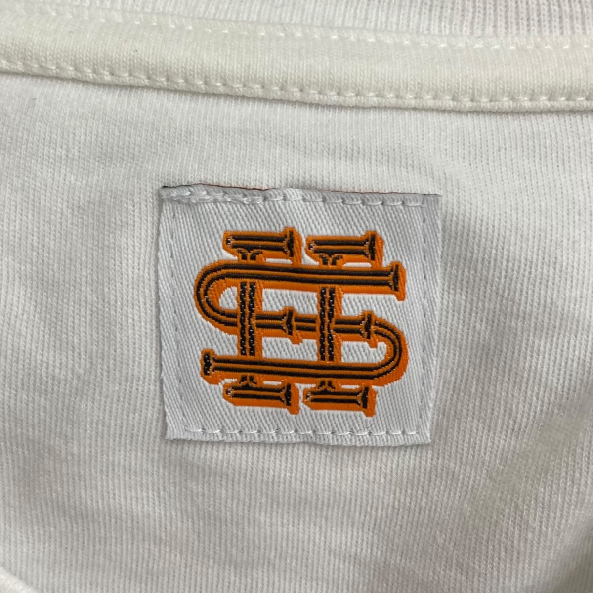 SEESEE×URBS ロゴプリントTシャツ ホワイト サイズ L｜【公式