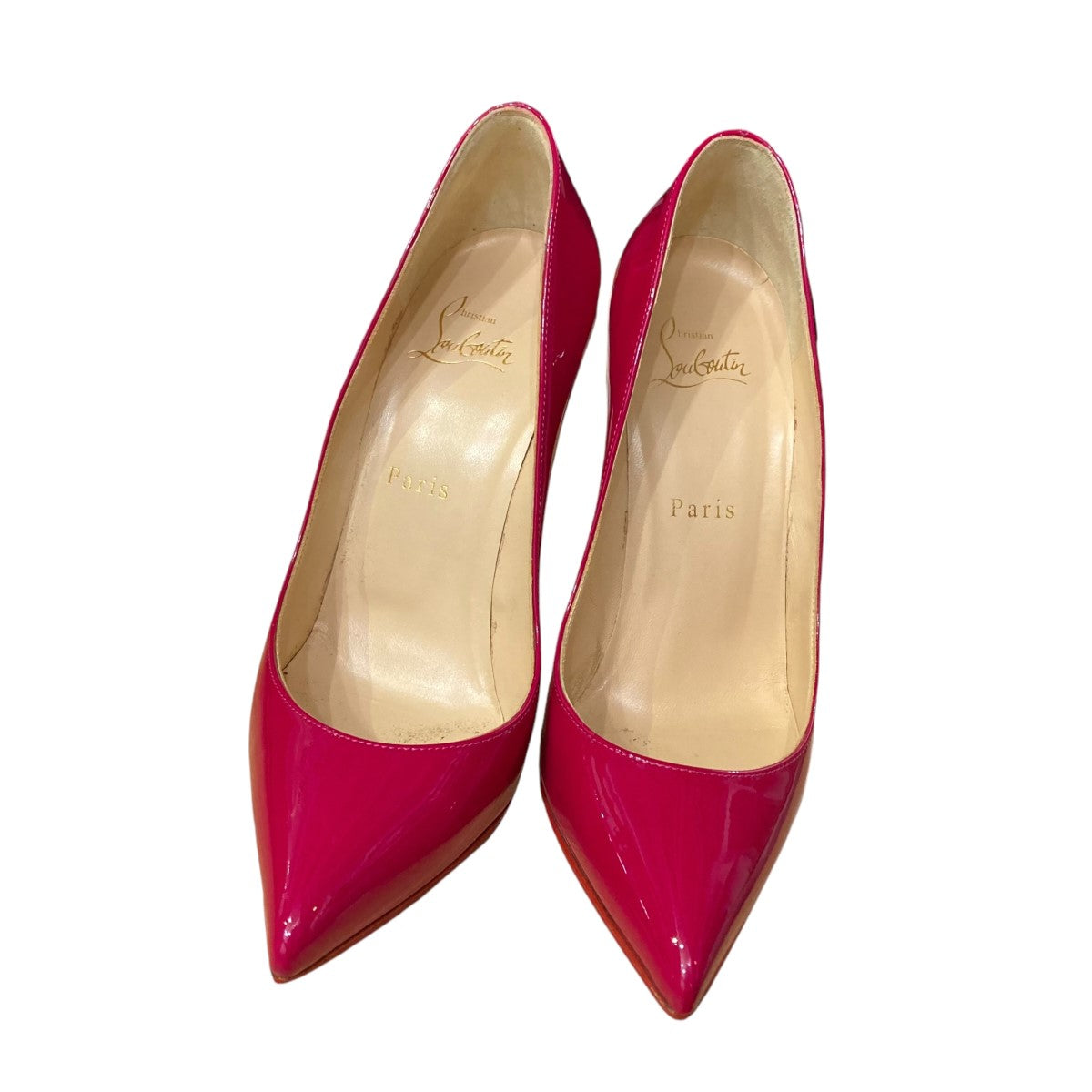 【極美品】◾️クリスチャンルブタン◾️パンプス◾️レッドソール◾️エナメル◾️ベージュ クリスチャン ルブタン、日常を彩る美しきシューズ。｜Fashion