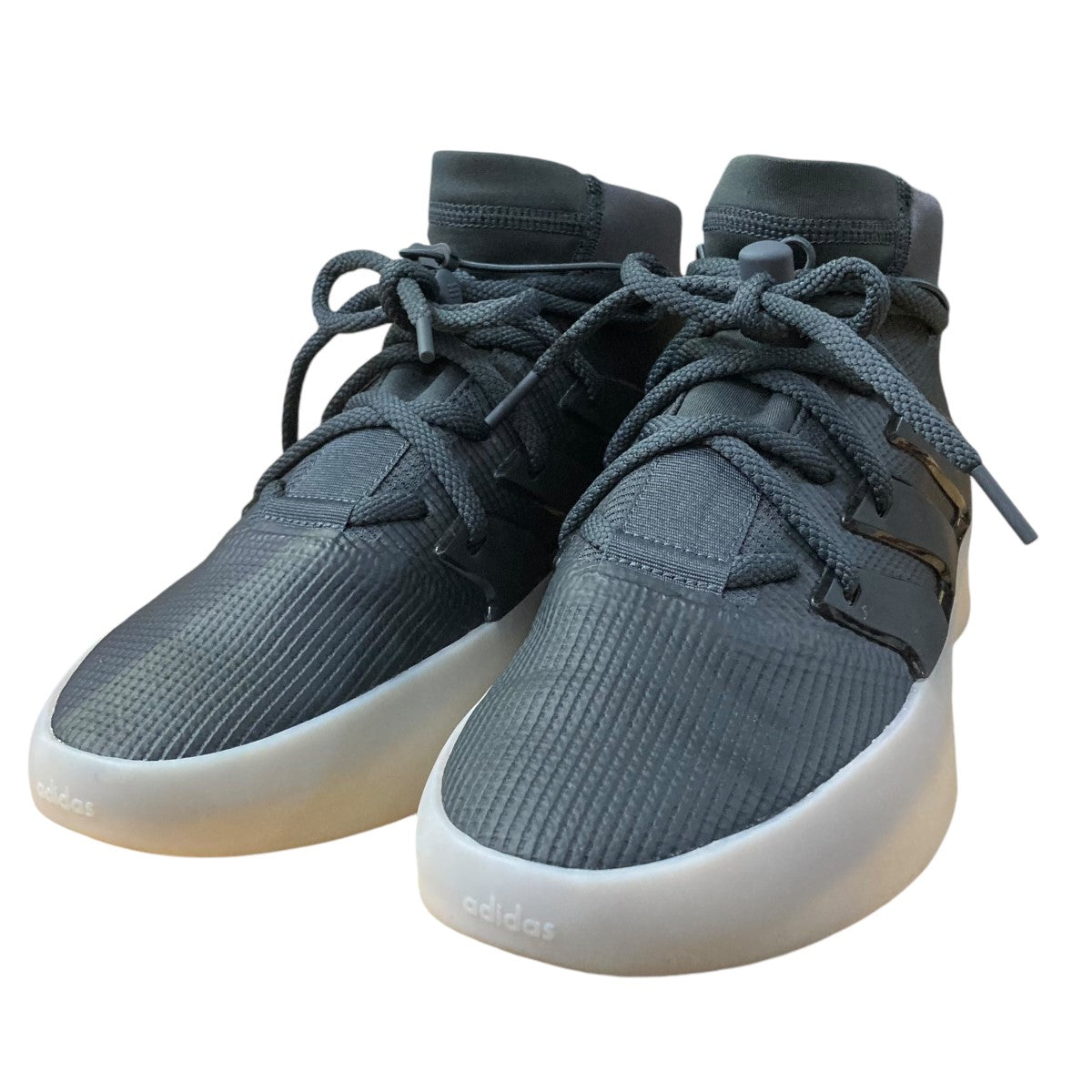 新品未使用adidas Fear of God スニーカー グレー フィアオブゴッドxアディダス コラボスニーカーの最新イメージが