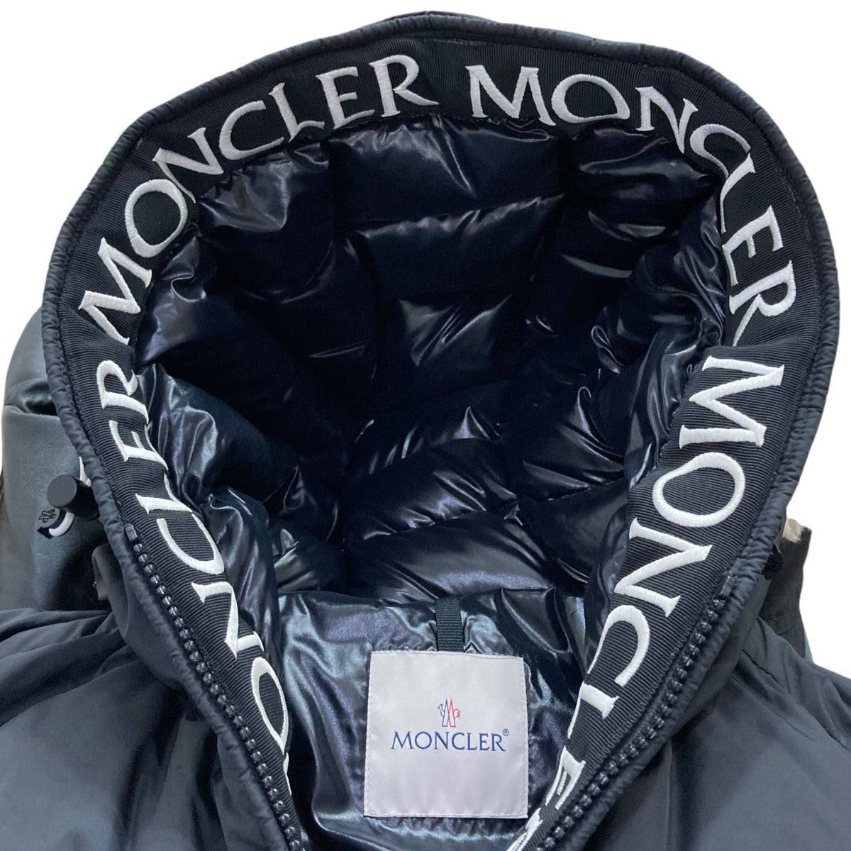 モンクレールの20AW ダウンジャケット F20911B56900です。 MONCLER 古着・中古 アウター アイテム