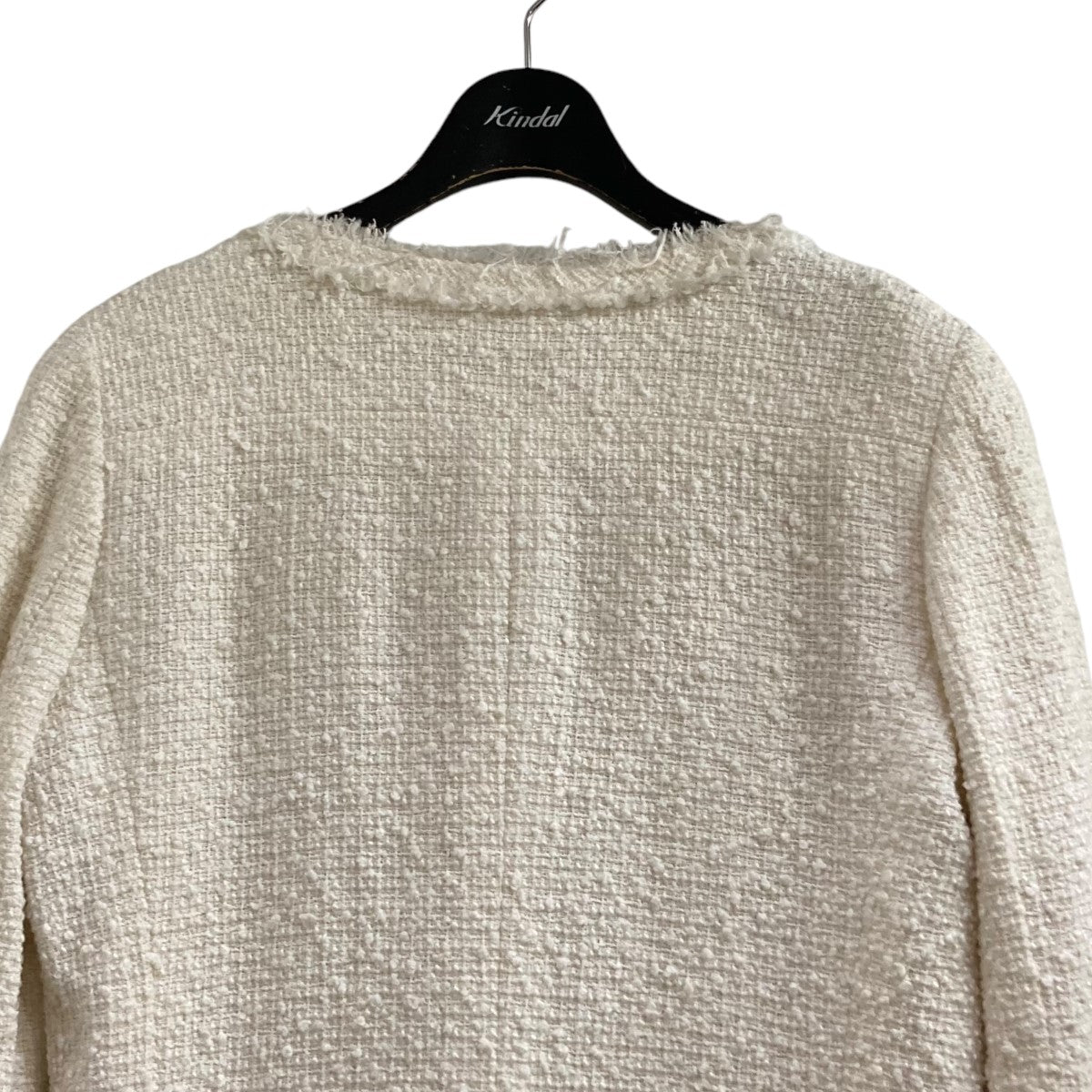 シャネルのツイードノーカラージャケットです。 CHANEL 古着・中古 アウター アイテム