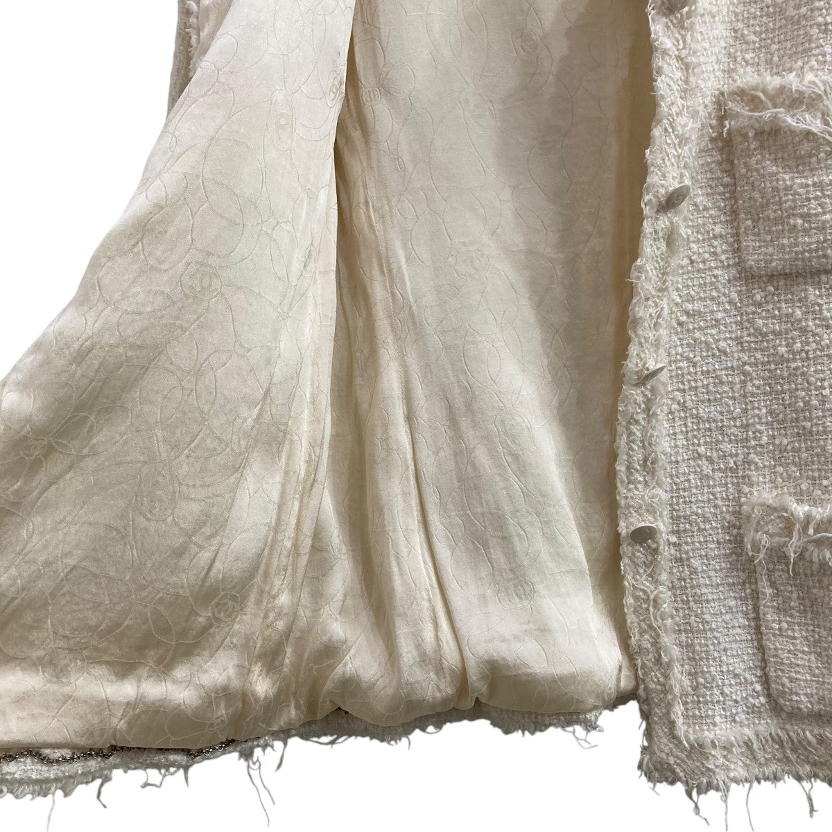 シャネルのツイードノーカラージャケットです。 CHANEL 古着・中古 アウター アイテム