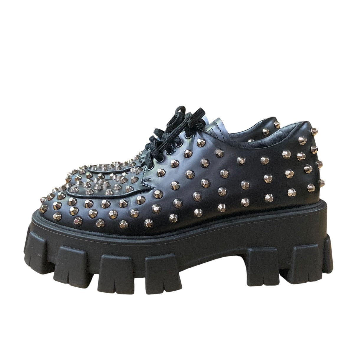 PRADA(プラダ) 714 モノリスブラッシュドレザースタッズ厚底