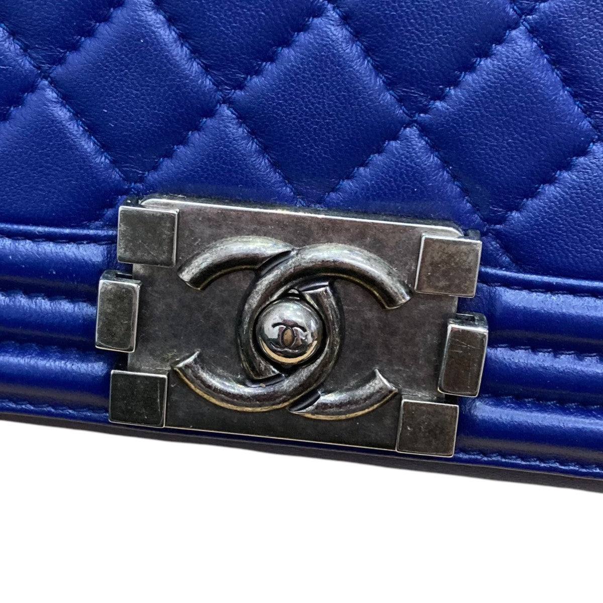 CHANEL 古着・中古 シャネルのラムスキン ボーイシャネル チェーンショルダーバッグです。