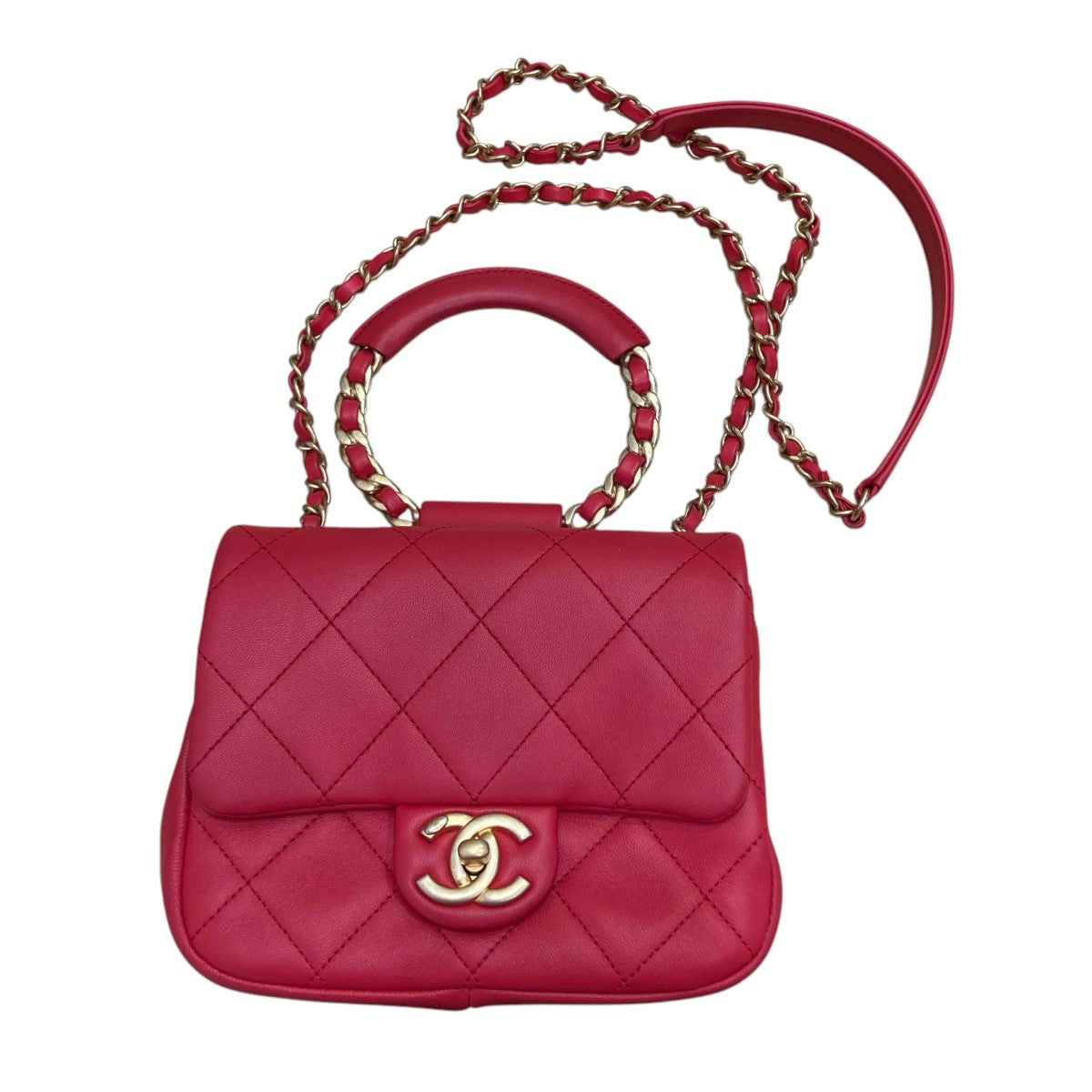 CHANEL 古着・中古 シャネルのラムスキン ラウンドハンドル チェーンショルダーバッグです。