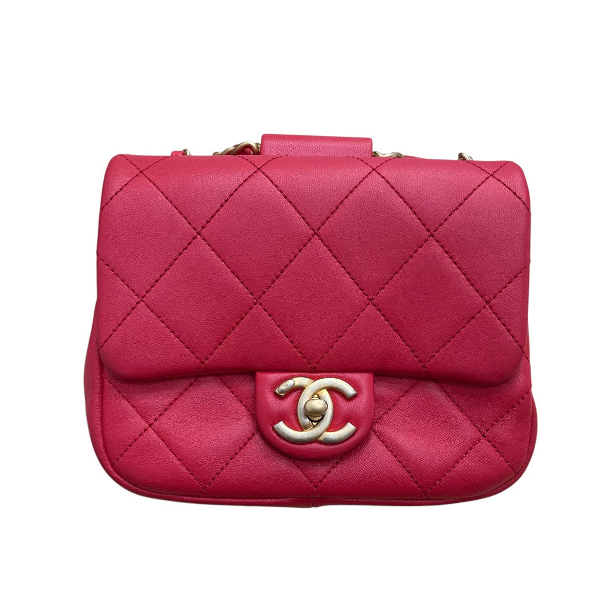 CHANEL 古着・中古 シャネルのラムスキン ラウンドハンドル チェーンショルダーバッグです。