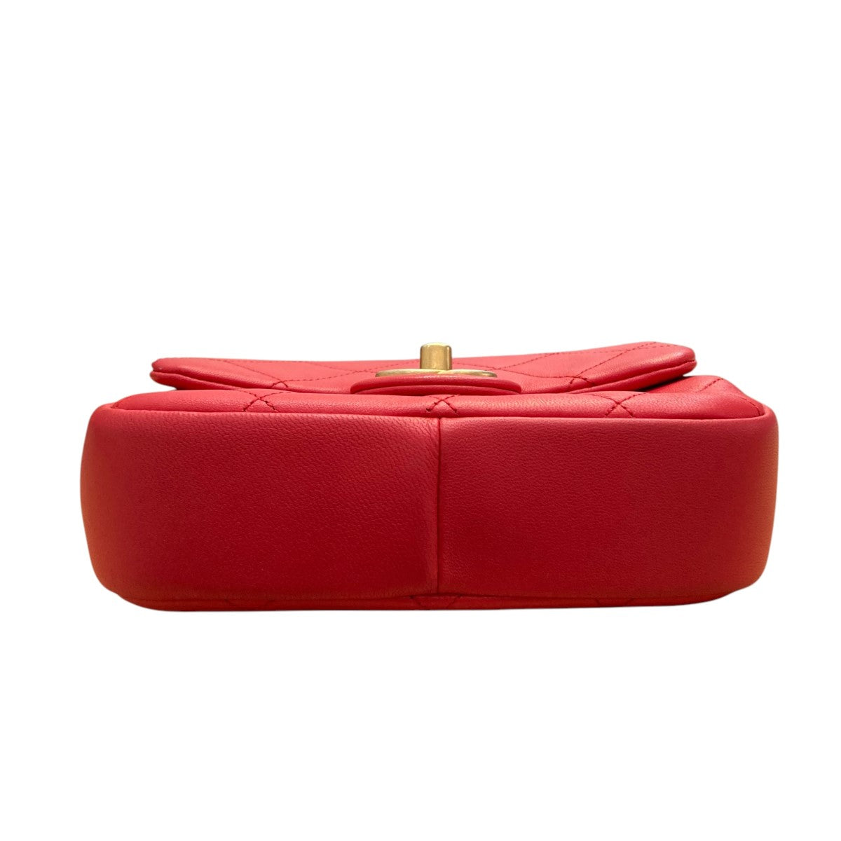 CHANEL 古着・中古 シャネルのラムスキン ラウンドハンドル チェーンショルダーバッグです。