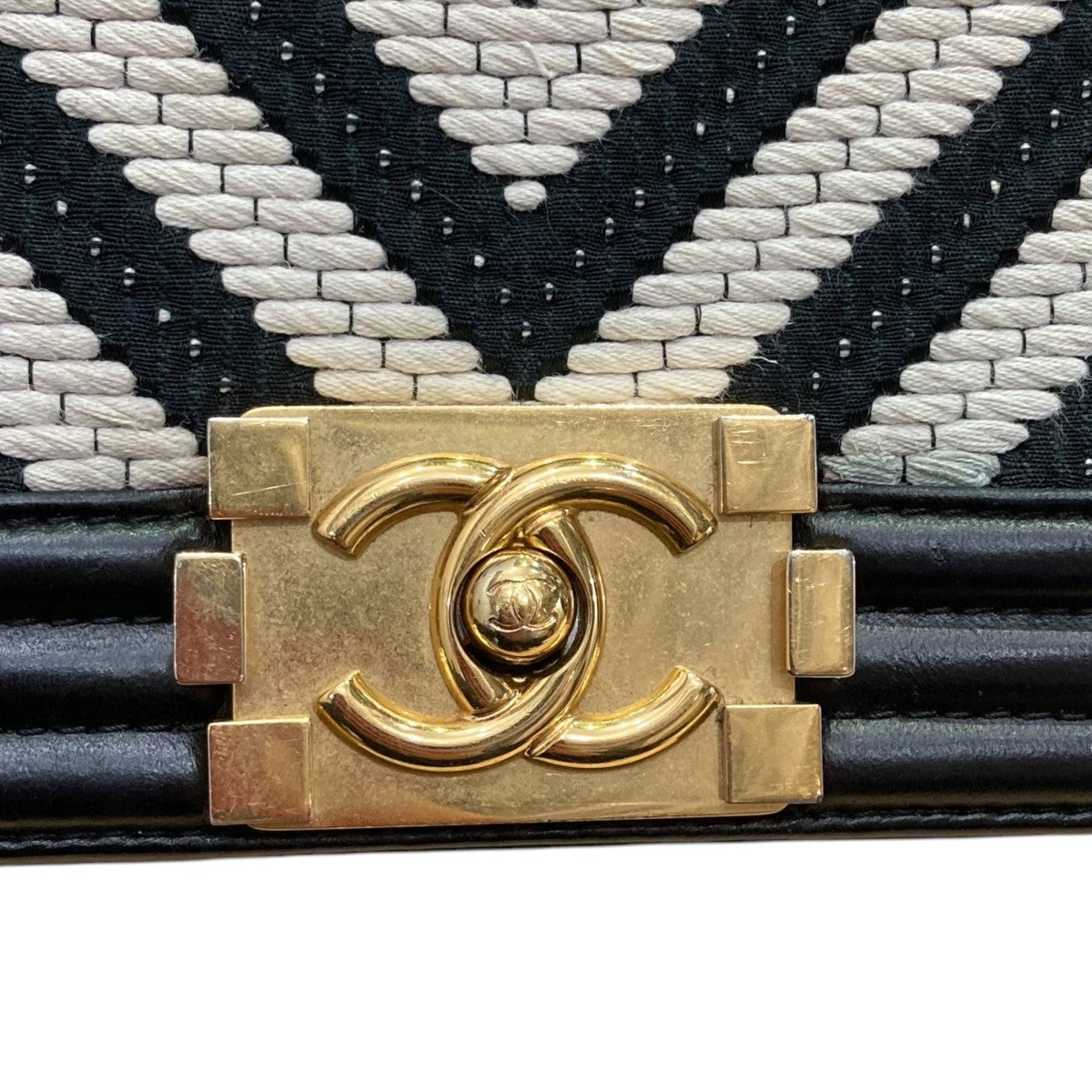 CHANEL(シャネル) Vステッチ ボーイシャネル チェーンバッグ 2344