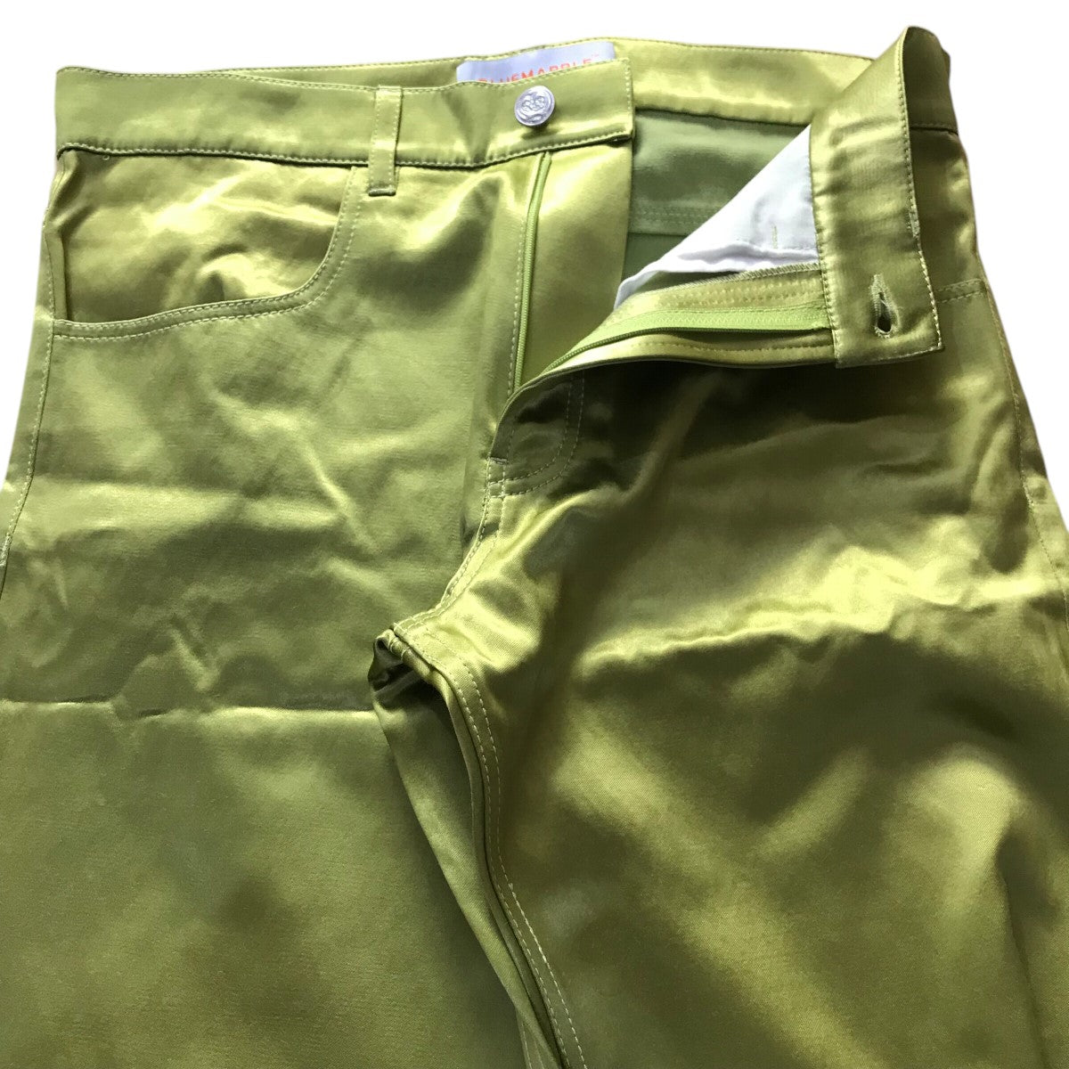 「BOOTCUT SATIN PANTS」フレアパンツ