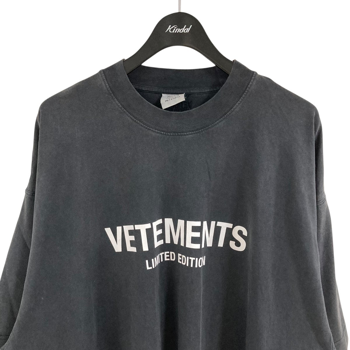 VETEMENTS(ヴェトモン) ロゴプリントTシャツ UE63TR720X