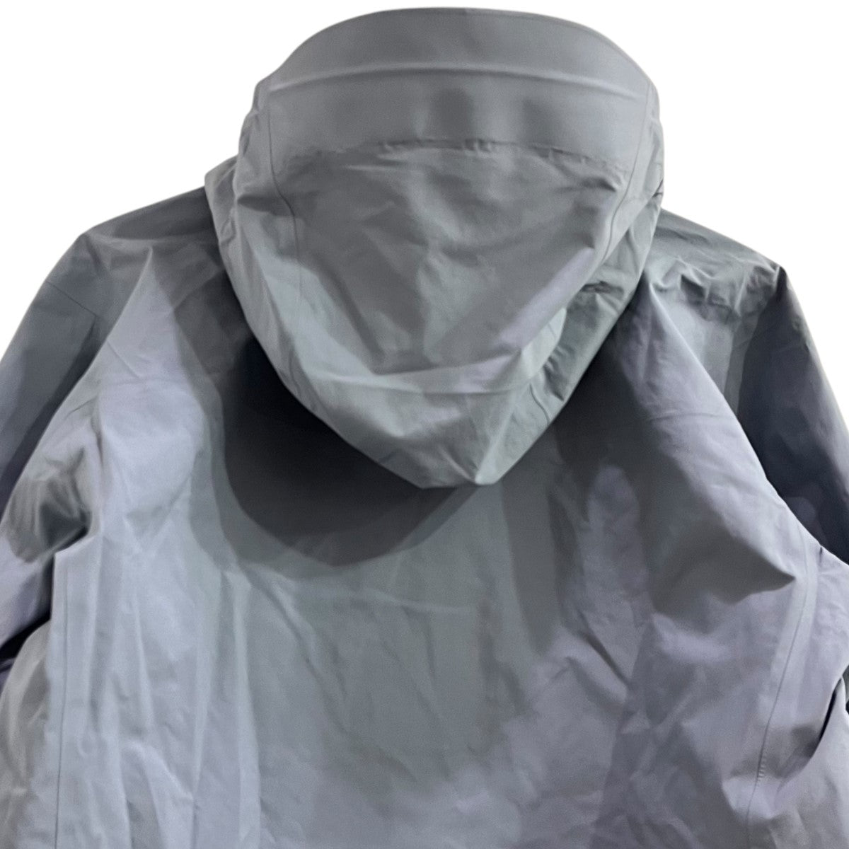 ARC'TERYX(アークテリクス) ALPHA SVナイロンジャケット ライトグレー