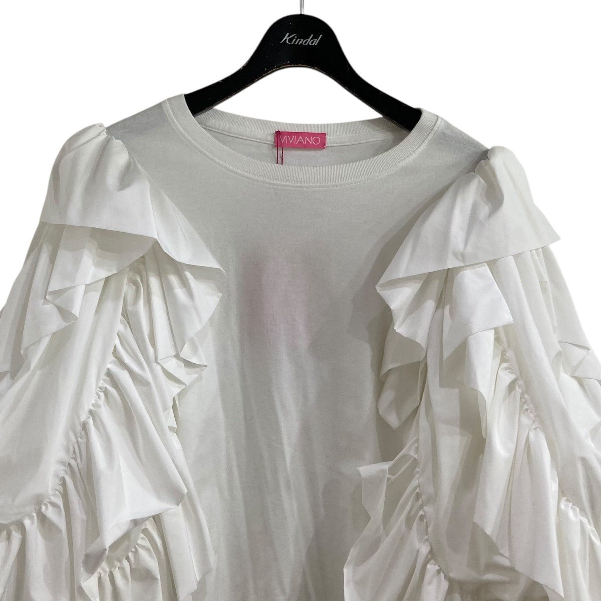 VIVIANO(ヴィヴィアーノ) フリルスリーブTシャツVS-SS24-CS02 VS
