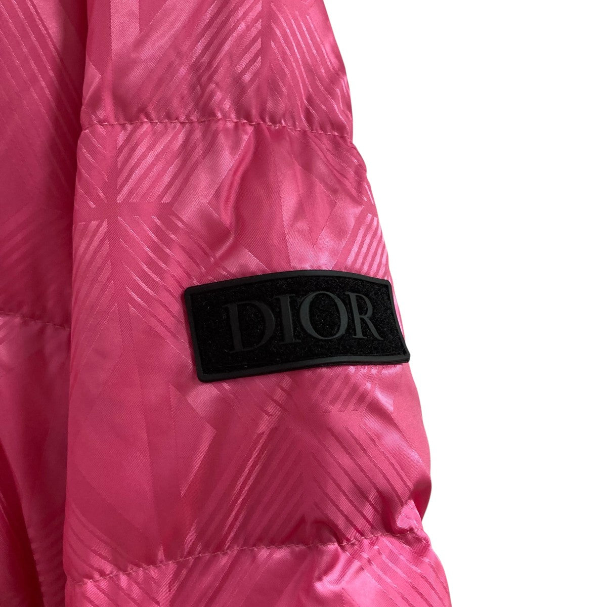 試着のみ　極極極美品Diorダウンベストピンク　44 付属品あり 試着のみ 極極極美品Diorダウンベストピンク 44 付属品あり 素敵な