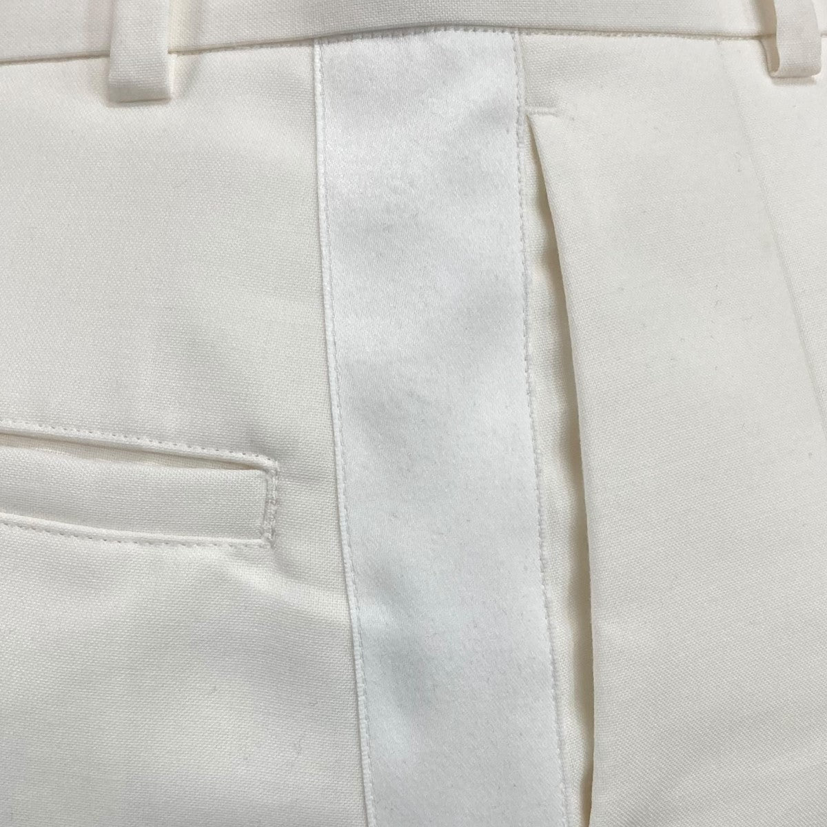 sacai(サカイ) 25SSショートパンツ25-07644 25-07644 ホワイト