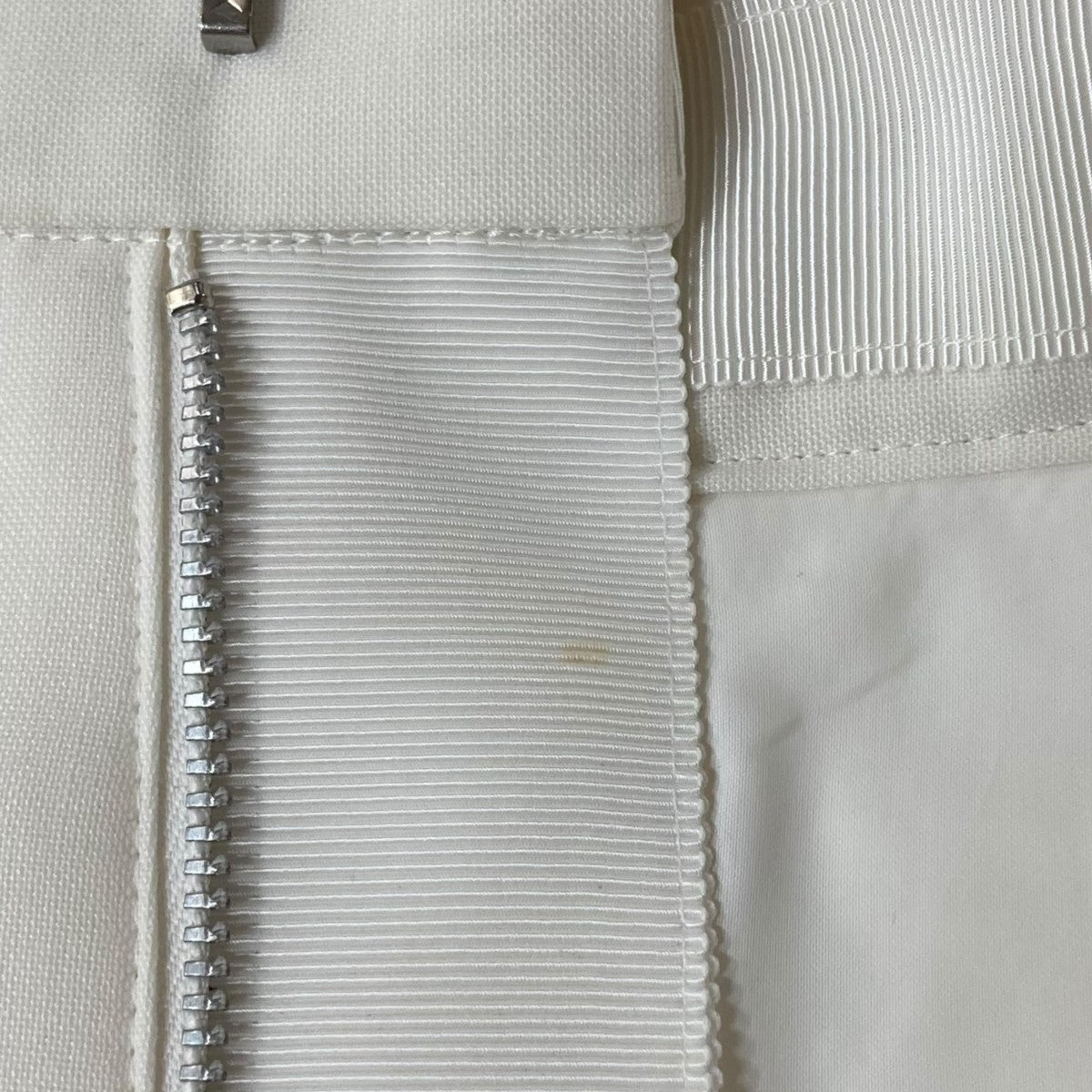 ショートパンツ SACAI Women Shorts  Burmudas 25 07644 151 WHITE SACAI Women Shorts Burmudas 25 07644 151 WHITE (sacai
