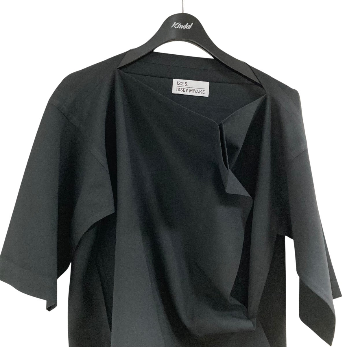 132 5． ISSEY MIYAKE(イチサンニーゴーイッセイミヤケ