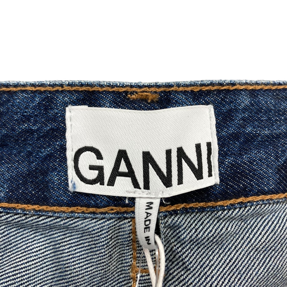 デニムパンツ