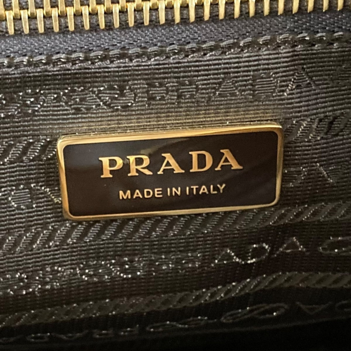 PRADA ブランデー ロック付 ラージ Re-Nylon トップハンドルバッグ1BB135 古着・中古-8枚目のアイテム画像