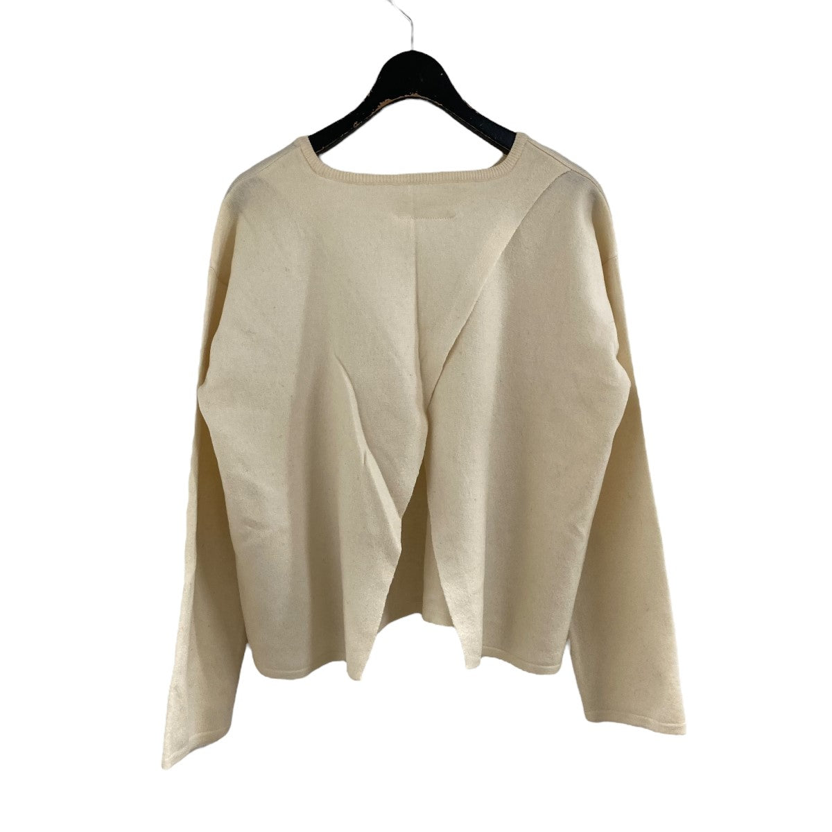 Maison Margiela MM6 アイボリー ニット MM6 Maison Margiela（ｴﾑｴﾑｼｯｸｽ ﾒｿﾞﾝ ﾏﾙｼﾞｪﾗ）の「SWEATER