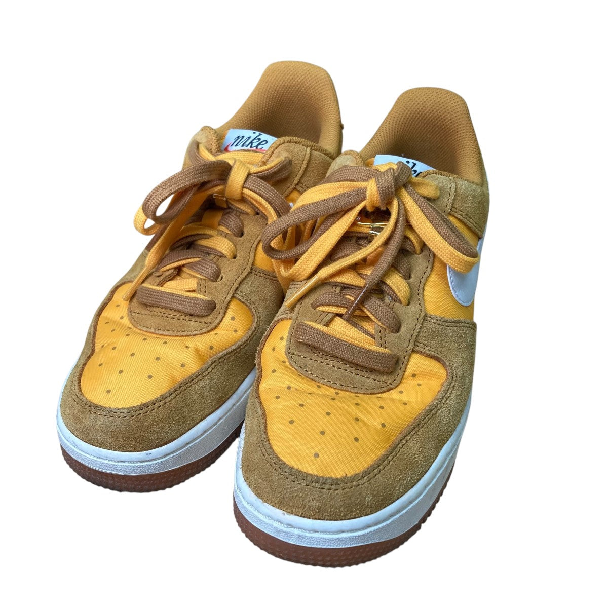 Nike::スニーカー:24[RESALE] 中古・古着通販】NIKE (ナイキ) スニーカー ホワイト×ゴールド