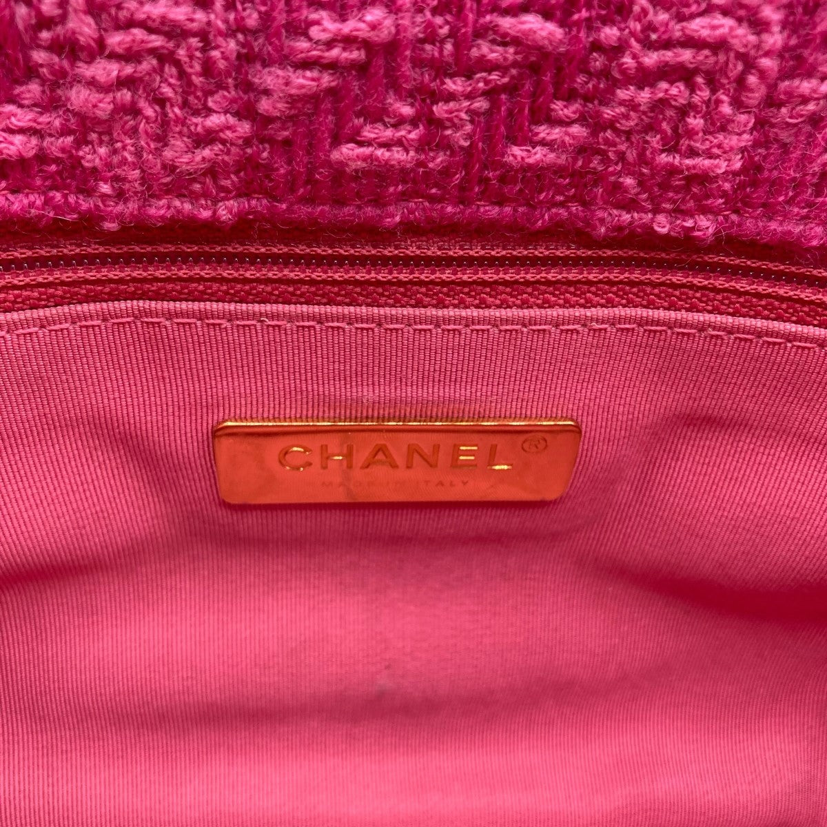 新品未使用CHANEL クロシェハット　ツイード　ココマーク　希少ピンク　完売品 正規品】 CHANEL シャネル 帽子 バケットハット バケハ ピンク