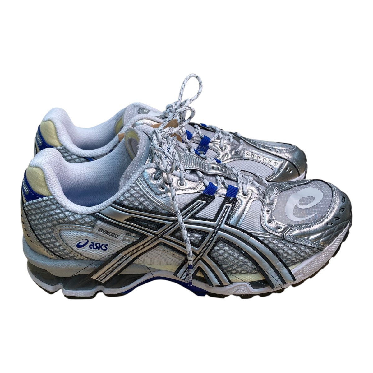 asics×INVINCIBLE ローカットスニーカー 1203A814 シルバー