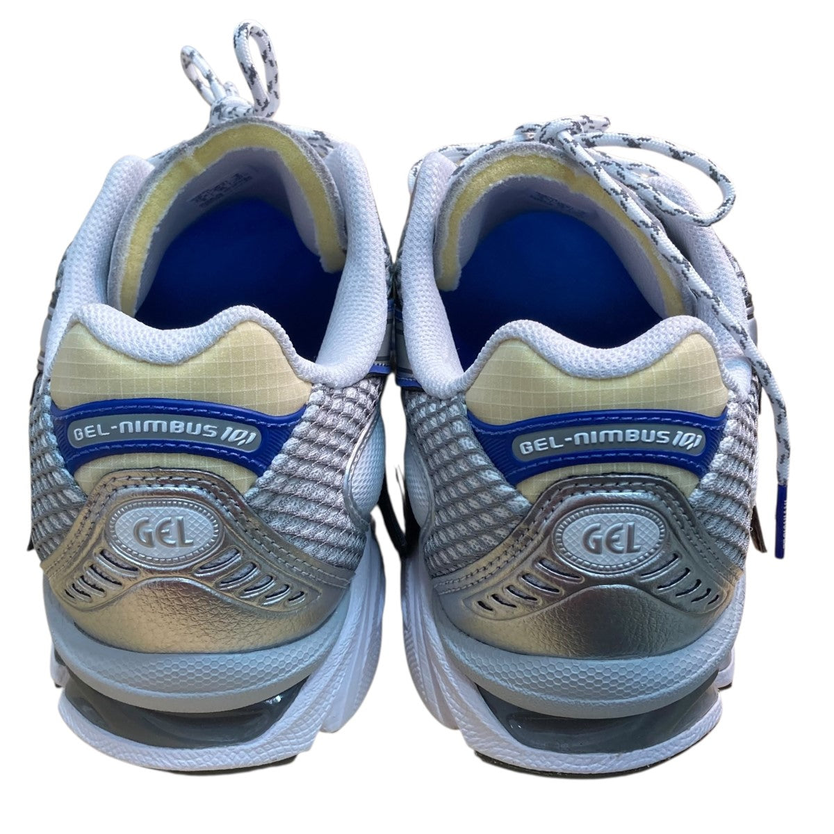 カイン asics×INVINCIBLE ローカットスニーカー 1203A814 シルバー