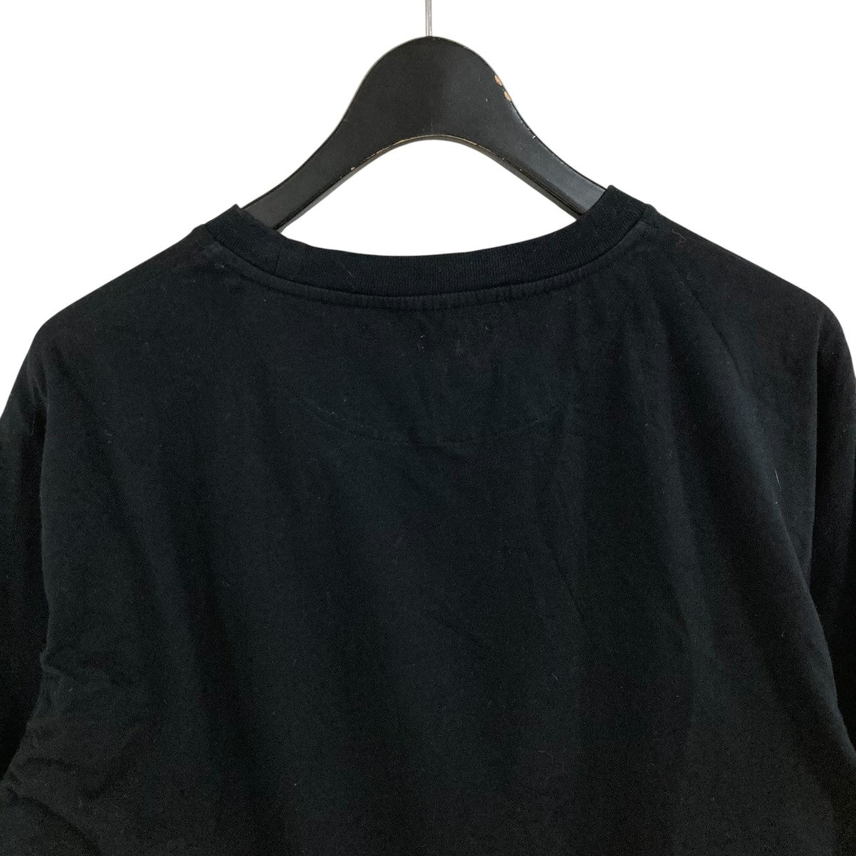 PRADA(プラダ) プレート付きポケットTシャツ UJN661 ブラック