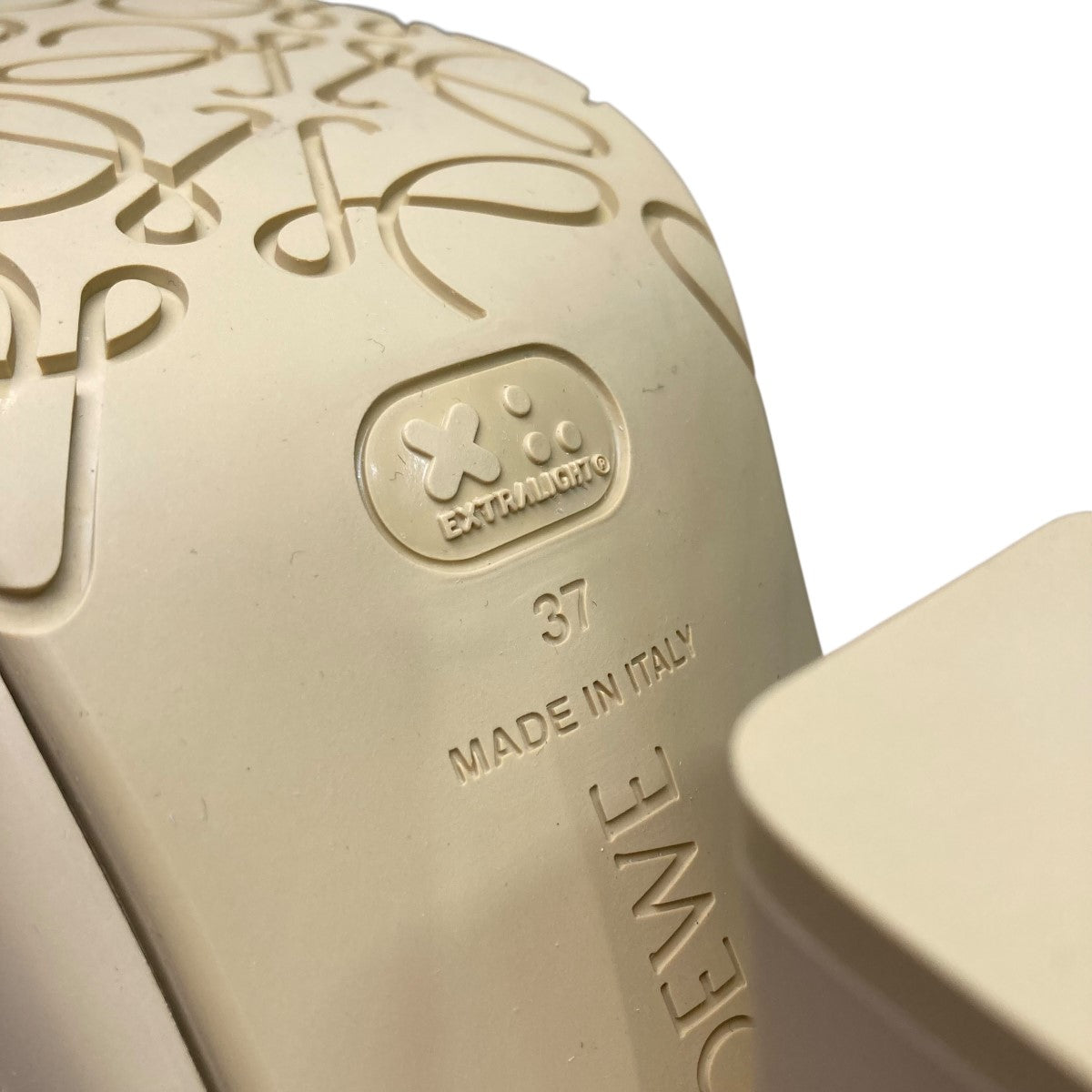 LOEWE(ロエベ) ヒールパンプス カーキ サイズ 37｜【公式