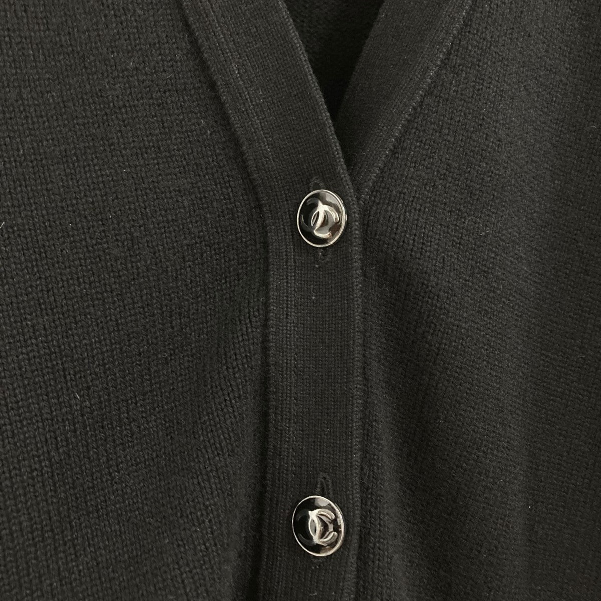 CHANEL(シャネル) ココボタン カシミヤ カーディガン P25872V01857