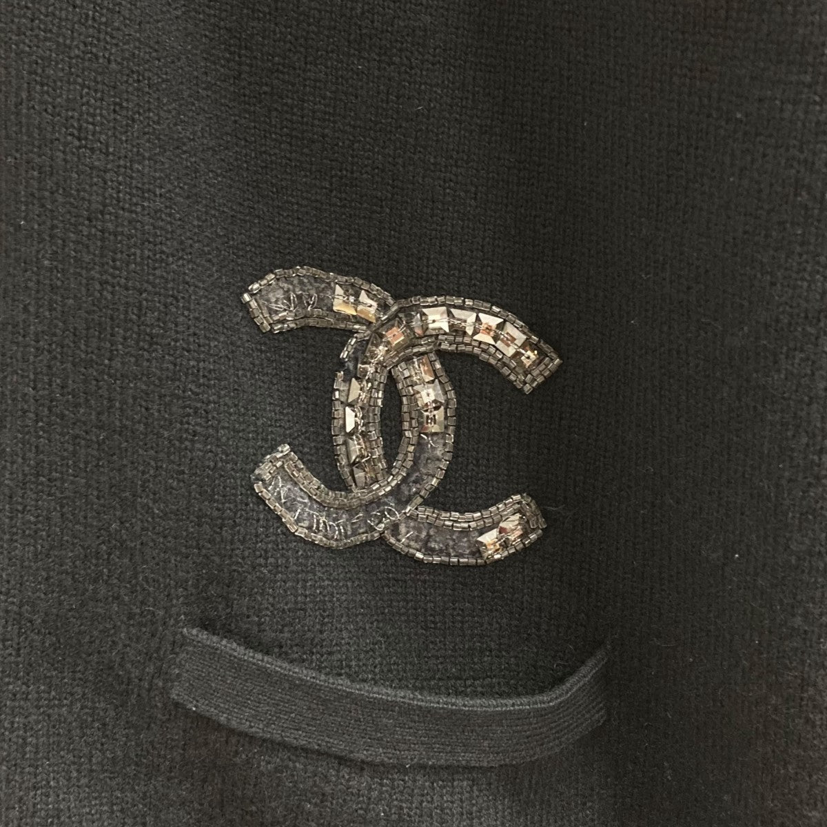 CHANEL シャネルココマークボタンカシミヤデザインニット 高級 CHANEL シャネル 2018年モデル P60092K07831 ココマークボタン
