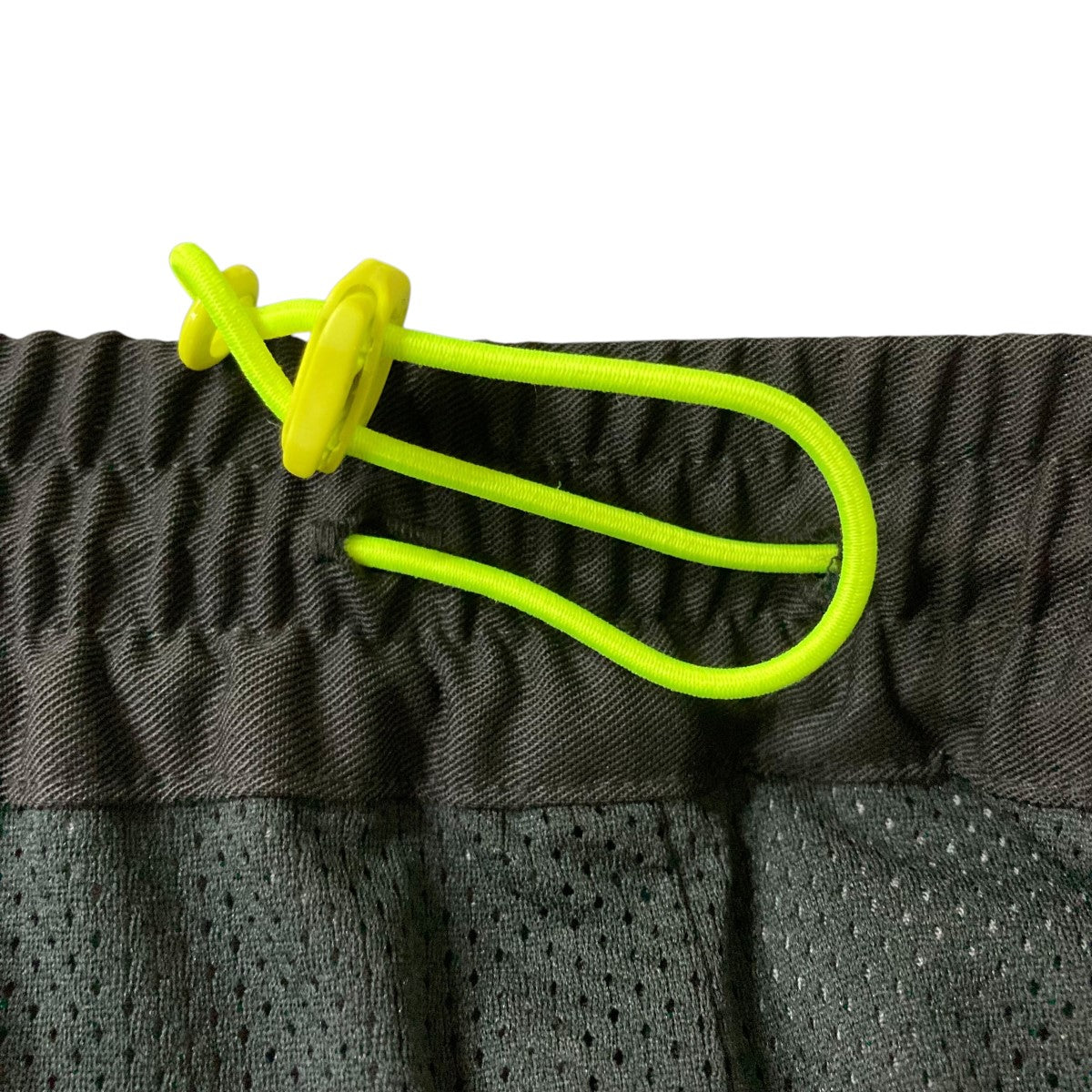 トラックパンツ