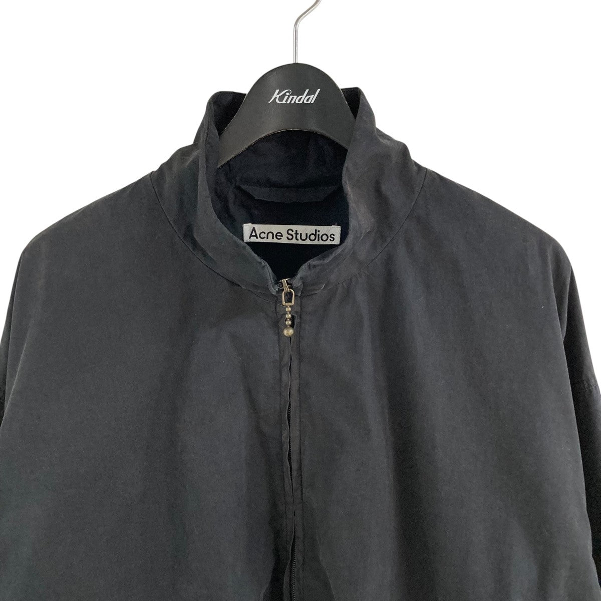 アクネストゥディオズ　ダスト加工バックロゴジッパーブルゾン　ジャケット ACNE STUDIOS(アクネストゥディオズ) ダスト加工バックロゴ