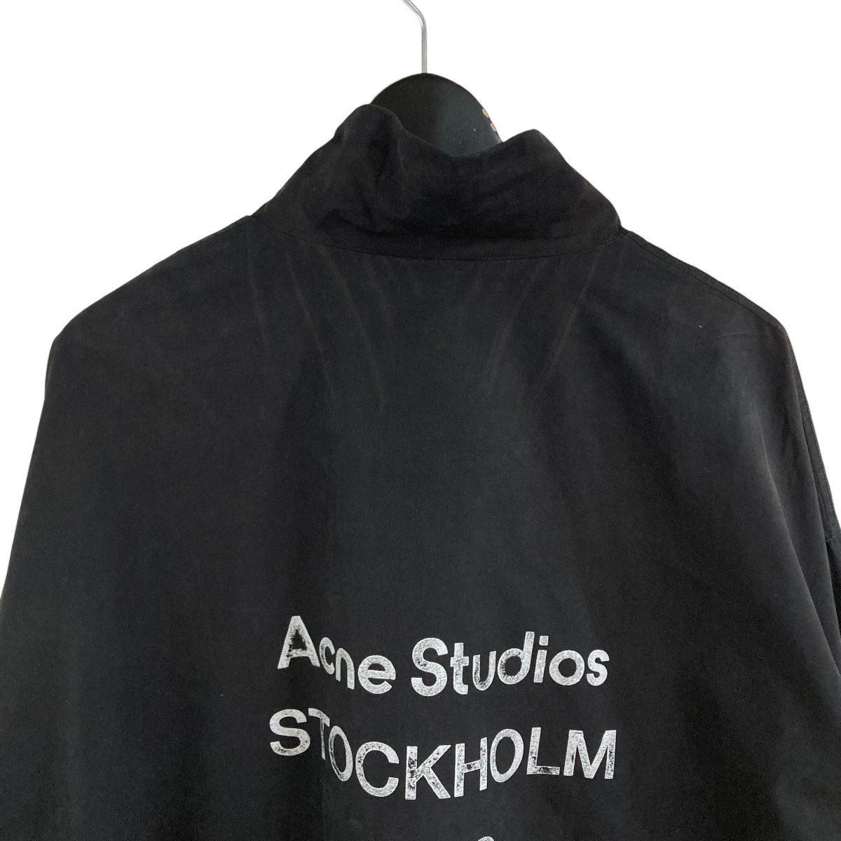 アクネストゥディオズ　ダスト加工バックロゴジッパーブルゾン　ジャケット ACNE STUDIOS(アクネストゥディオズ) ダスト加工バックロゴジッパー