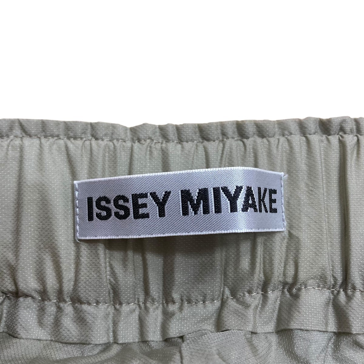 ISSEY MIYAKE ナイロンジョガーパンツ 楽天市場】【イッセイミヤケ】Issey miyake 20SS ナイロン