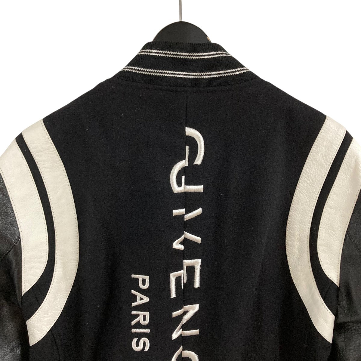 GIVENCHY(ジバンシィ) スタジャン BM00FL60E4 ブラック×ホワイト