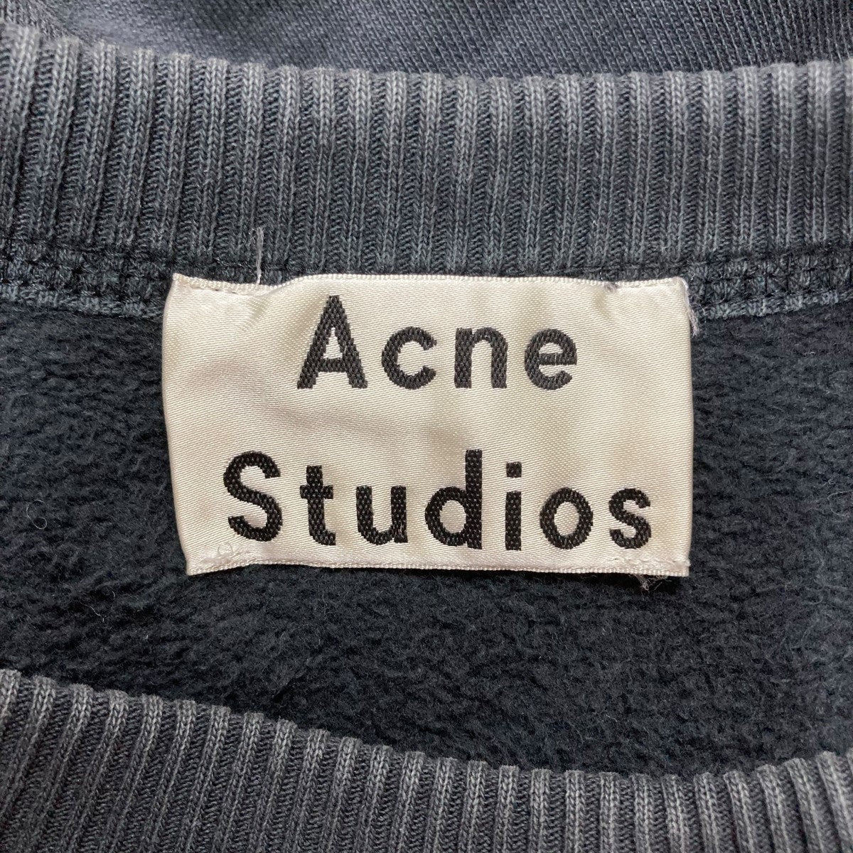 ACNE STUDIOS(アクネストゥディオズ) フロントロゴクルーネック