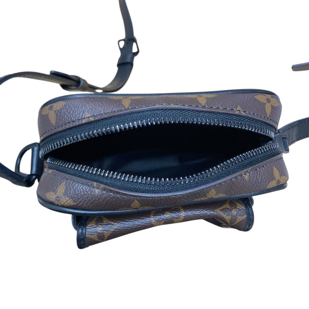 ルイヴィトン  LOUIS  VUITTON  モノグラム・マカサー  クリストファー  ウェアラブル  ウォレット  M69404 LOUIS VUITTON(ルイヴィトン) モノグラムマカサー クリストファー