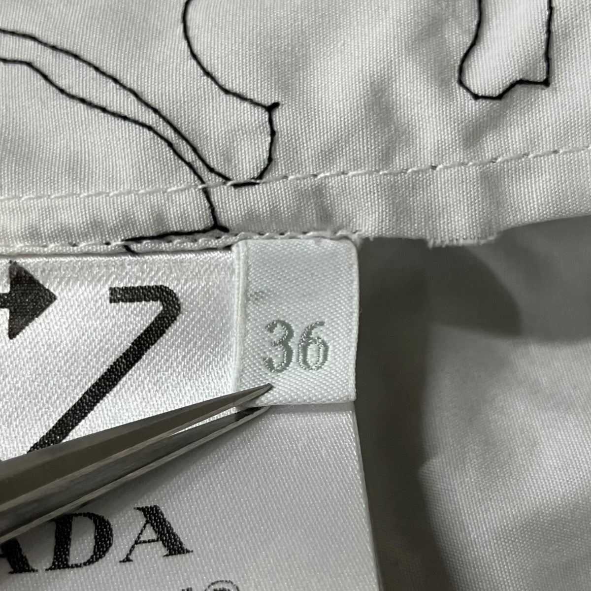 PRADA ロゴプレートシャツ 古着・中古-7枚目のアイテム画像