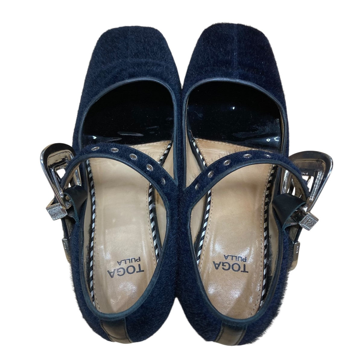 TOGA PULLA(トーガプルラ) メリージェーンシューズ AJ873 ダーク