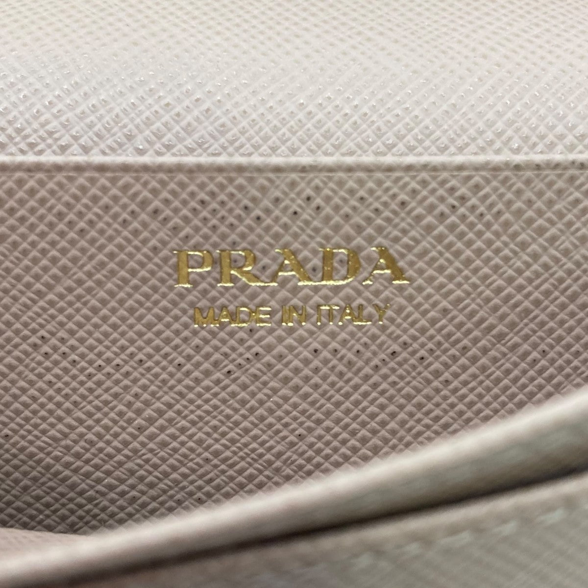 PRADA(プラダ) サフィアーノカードケース ピンクベージュ サイズ