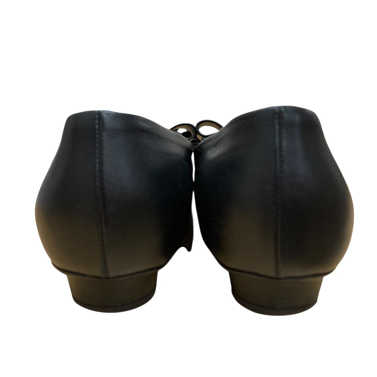 Salvatore Ferragamo(サルヴァトーレフェラガモ) VIVA フラット