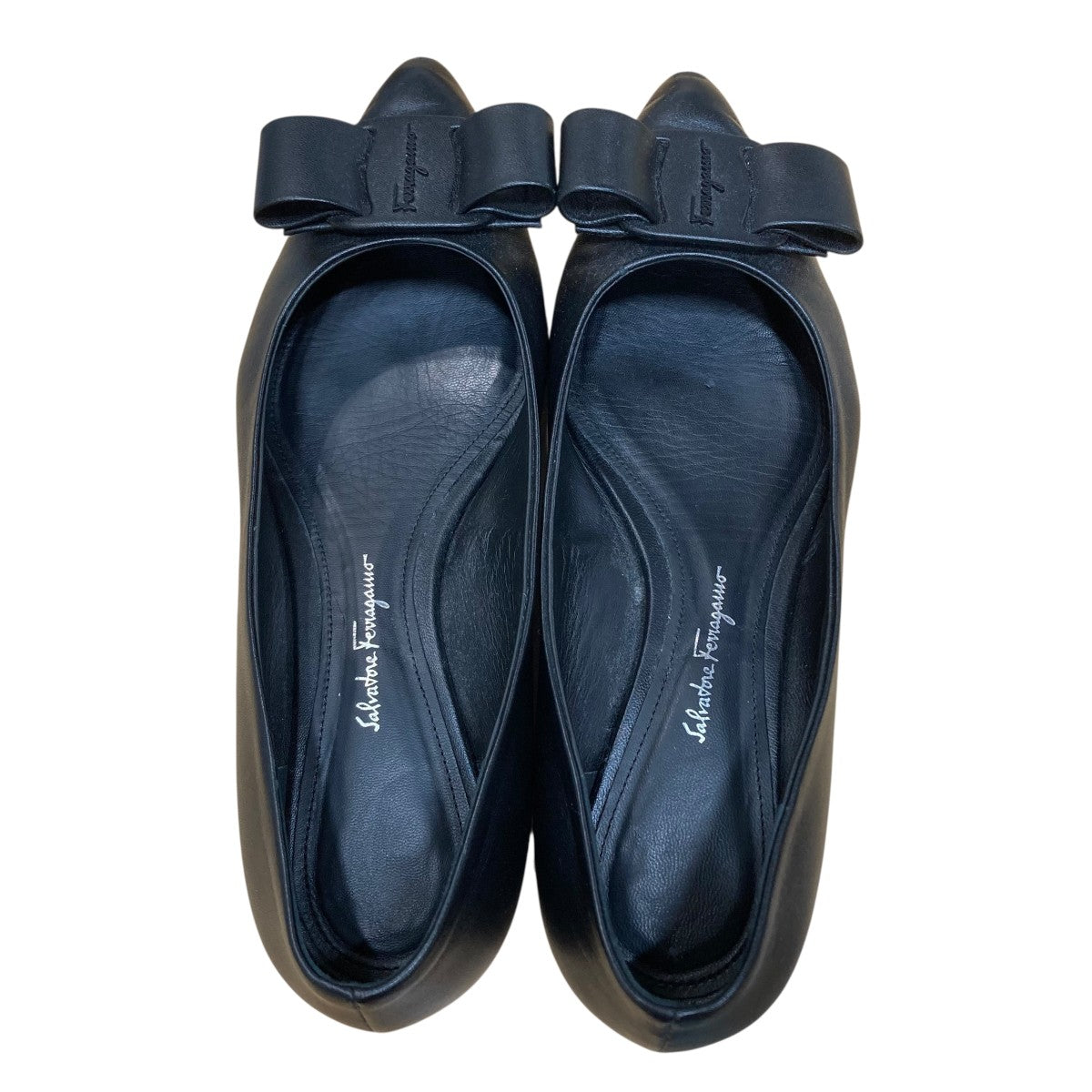 Salvatore Ferragamo(サルヴァトーレフェラガモ) VIVA フラット